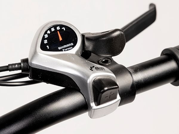 7-biegowa przerzutka Shimano zapewniająca dobre wrażenia z jazdy rowerem