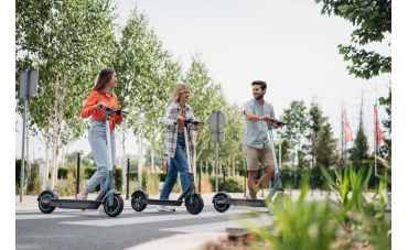 Hulajnoga elektryczna vs rower elektryczny - co wybrać